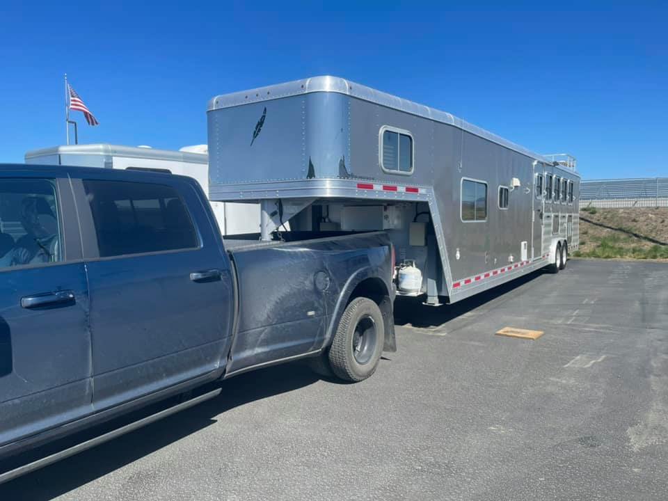 horse trailer transport